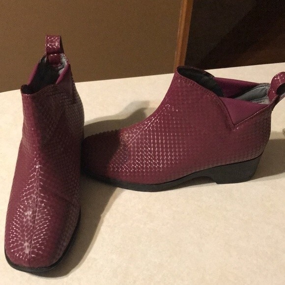 Pansy Women's Rain Booties Size 5.5 USA Burgundy Purple - Picture 4 of 6